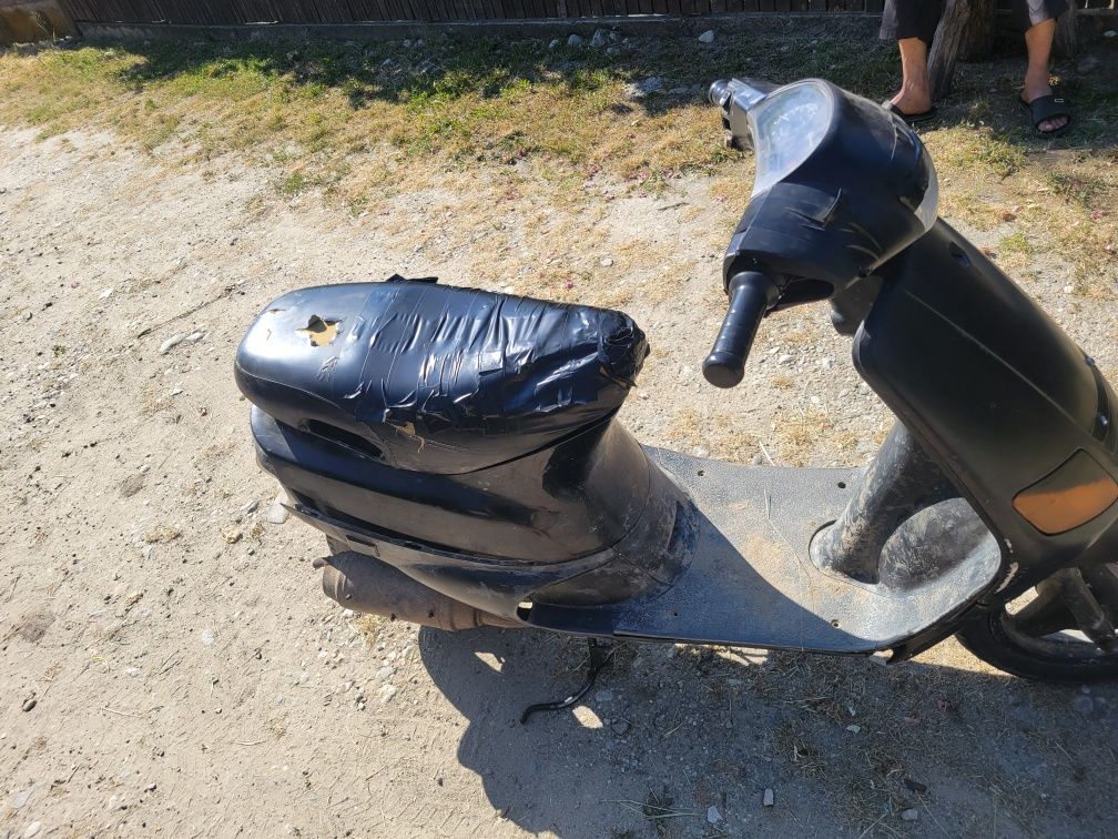 Vând piaggio zip