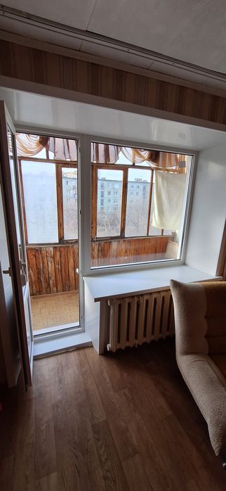 Продам 1 комн., 13 мкр., 4 этаж неугловая.