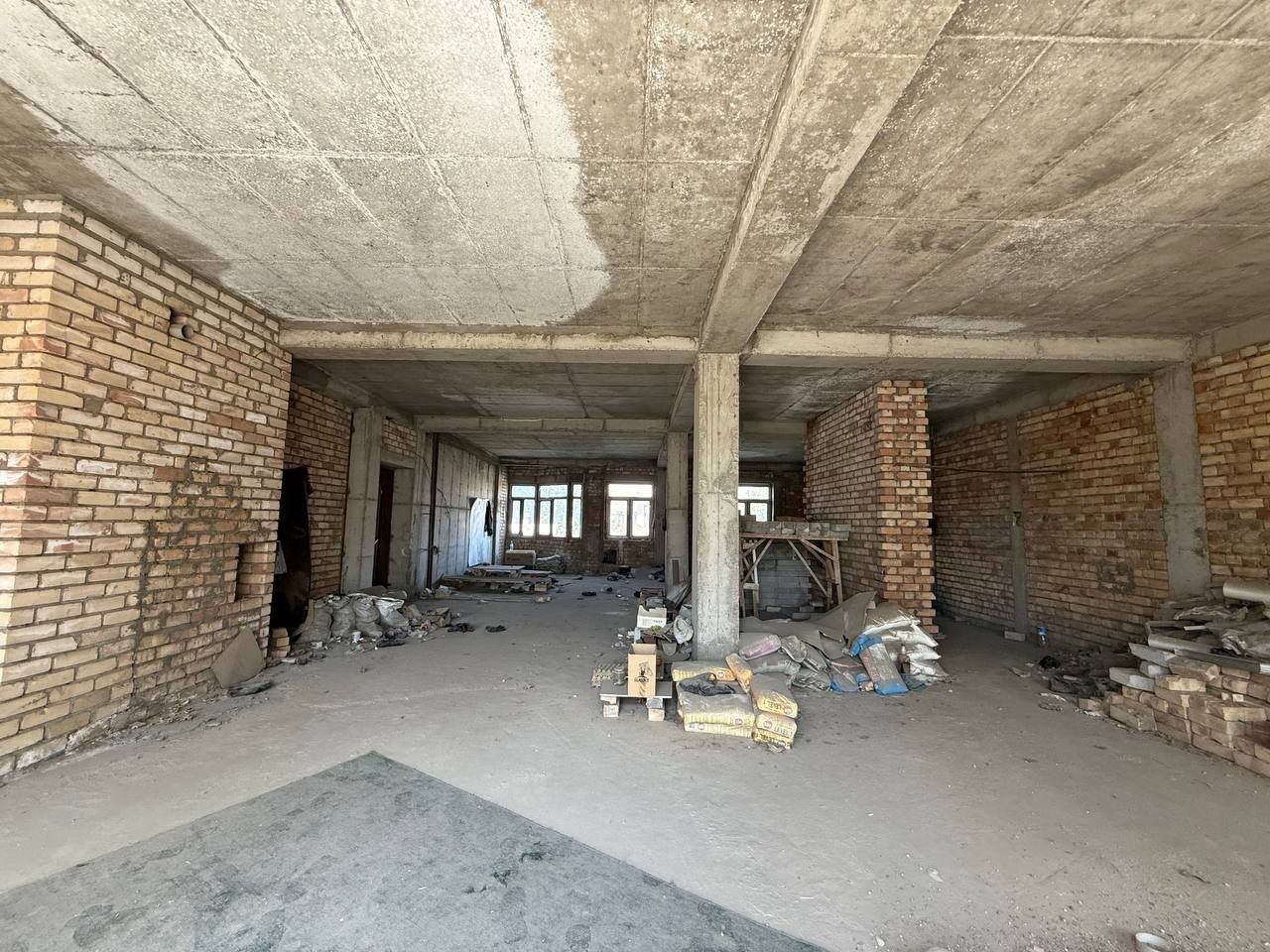 Продается 4х ком квартира в новостройке, ор-р: ул. А.Каххара, 160 м²