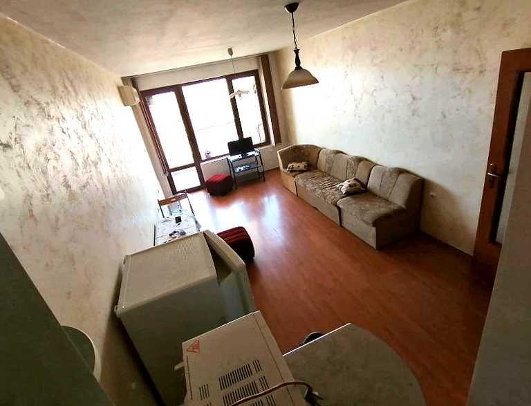 Дава се под наем Двустаен апартамент в Бургас, Лазур - 60 кв.м за 255 € - Снимка #1