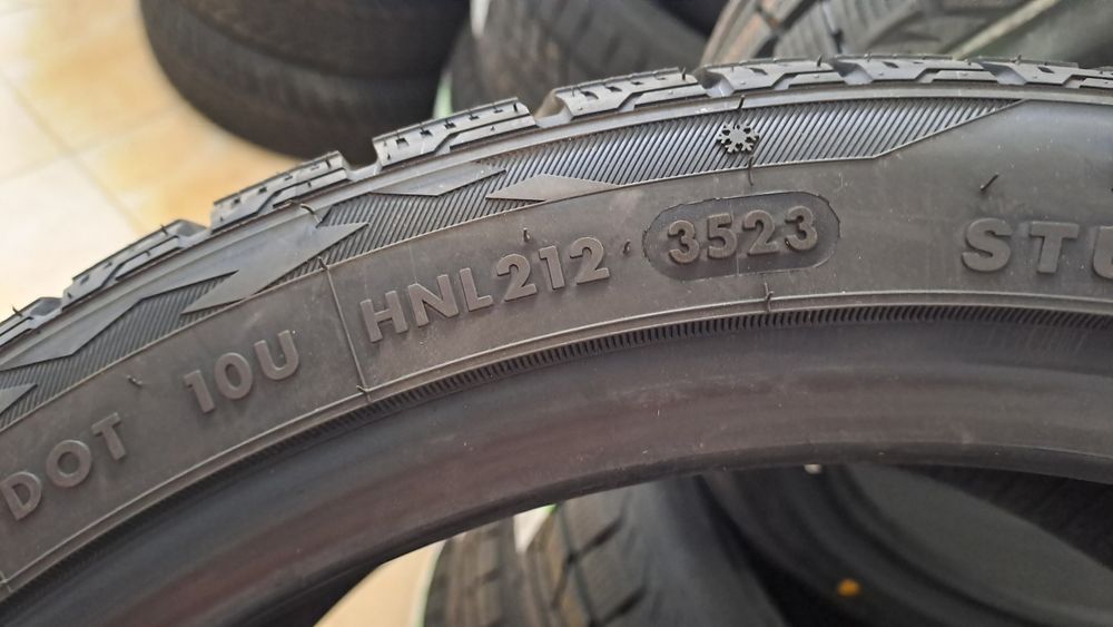 Anvelope noi iarna 225 40 r18