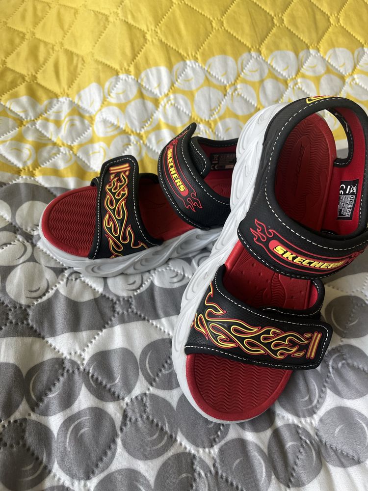Сандали Skechers номер 36