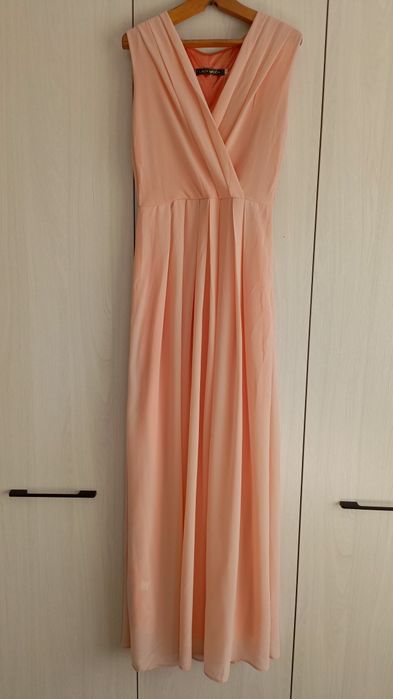 Платья б/у XS размер 42 цена от 3000 до 7000