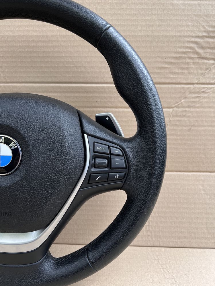 BMW F30/31/32 Волан с пера и всички копчета.