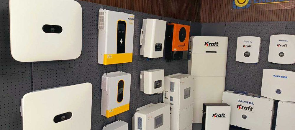 качественные солниные панели, инвенторы и аккумуляторы с установками