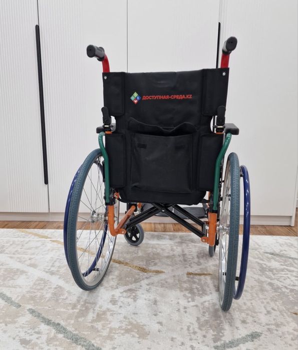 Продам новую инвалидную коляску