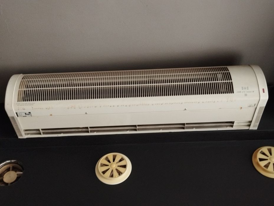 Газови бутилки,техника,посуда и чаши от заведение!Цени по договаряне!