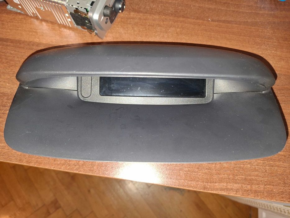 Vând display central original Renault Megane 3 (cu capac).