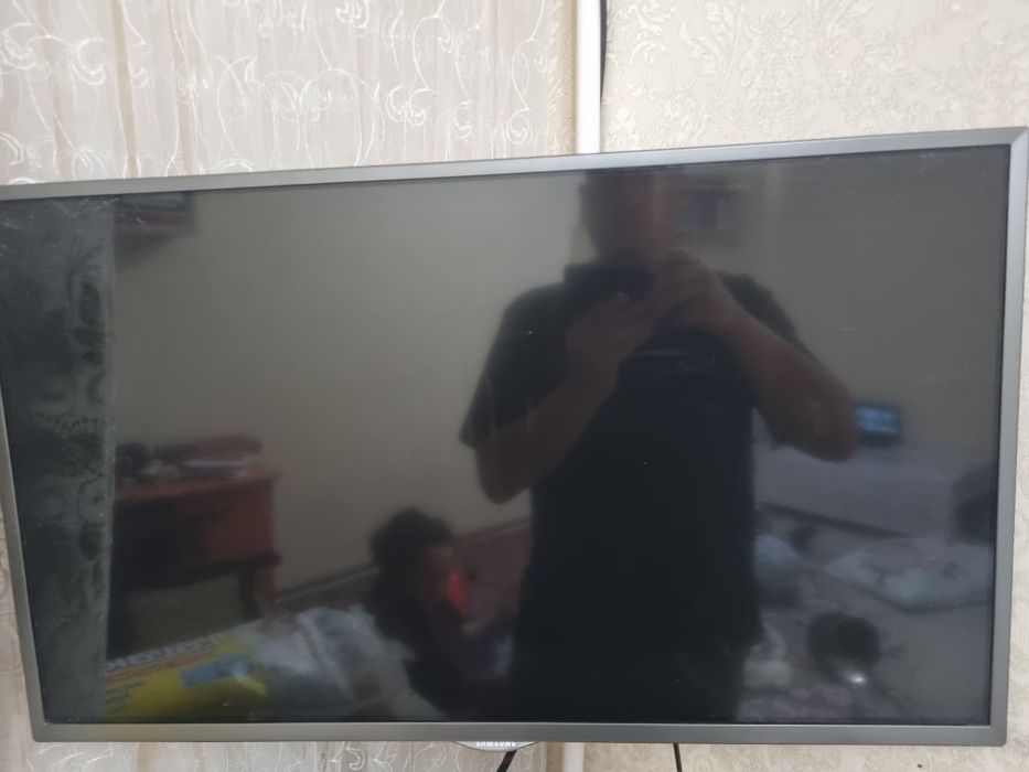 Продаётся  телевизор Samsung 32