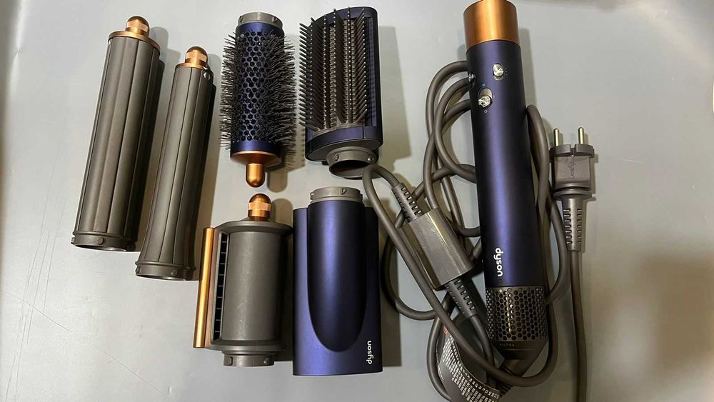 Фен Dyson ЛОТ 794858 г Семей ул Валиханова 100/1