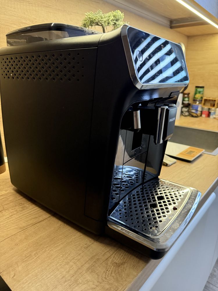 Продавам кафеавтомат Phillips 5400