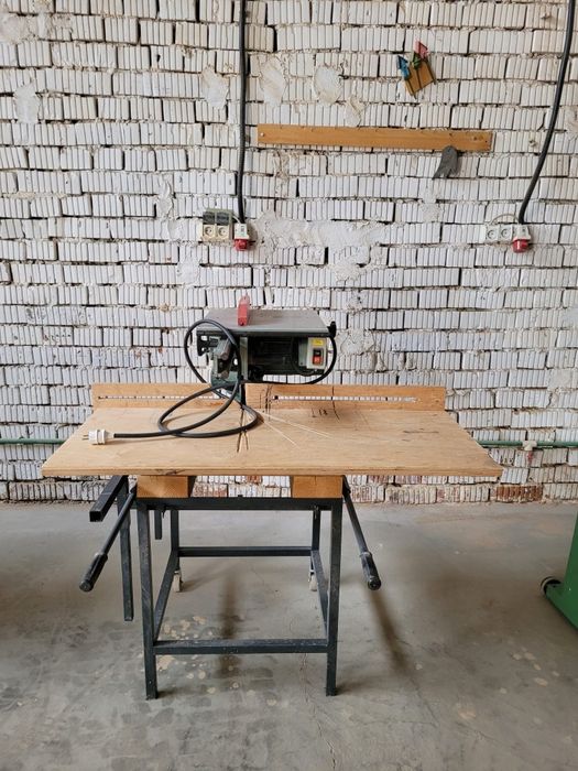 Vand utilaje profesionale pentru tamplarie