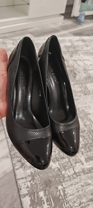 Damă. Pantofi 38