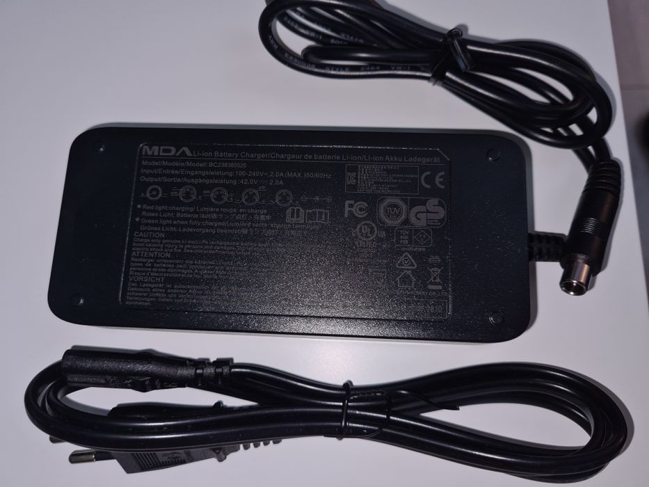 Incarcator original trotineta Xiaomi/Ninebot      42V / 2.0 A