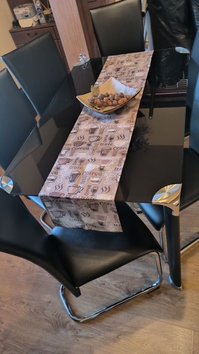 Маса със столове - комплект