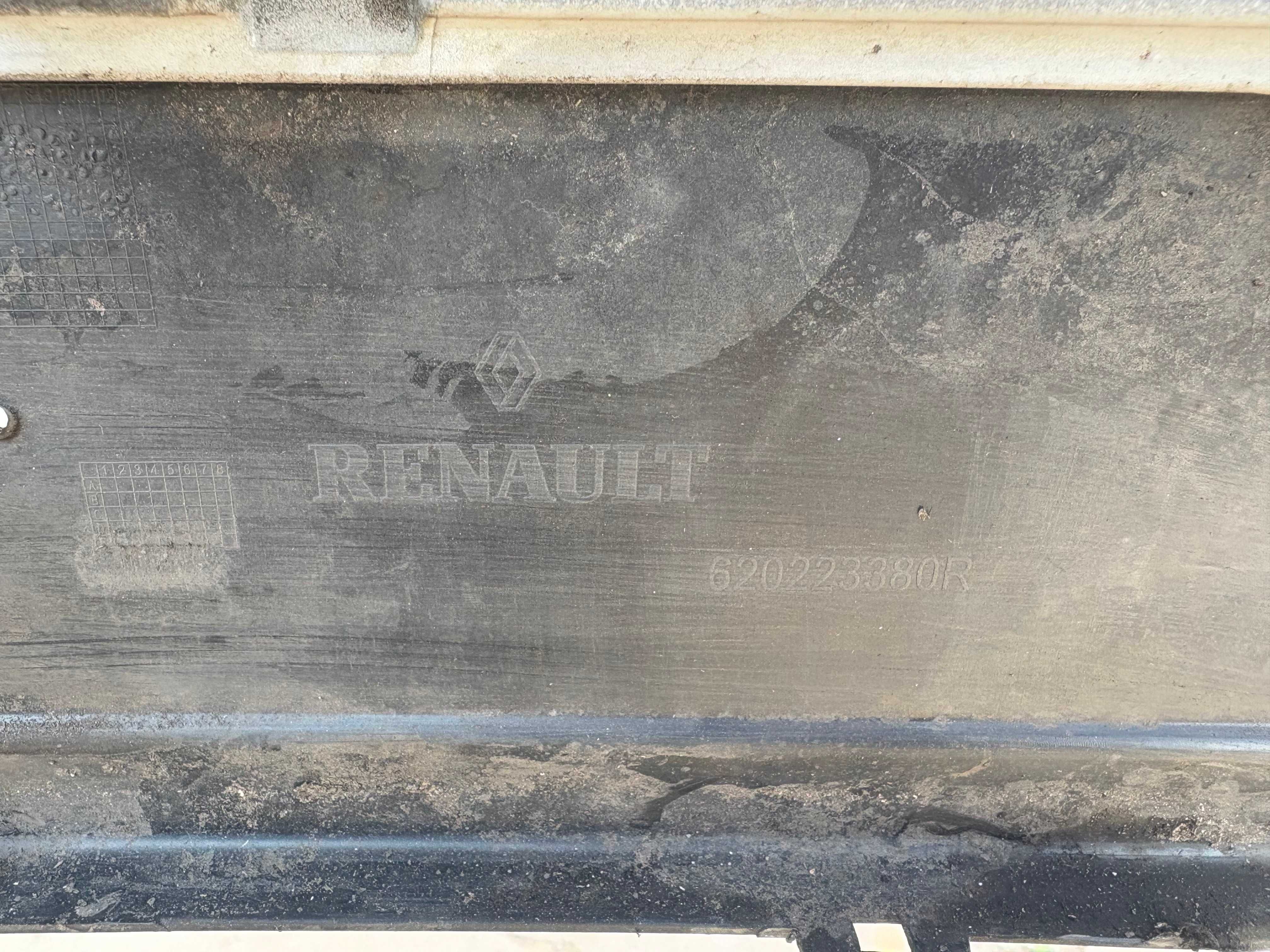Предна броня Renault Traffic 2014 - 2023