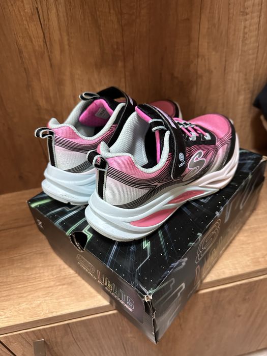 Маратонки Skechers за момиче