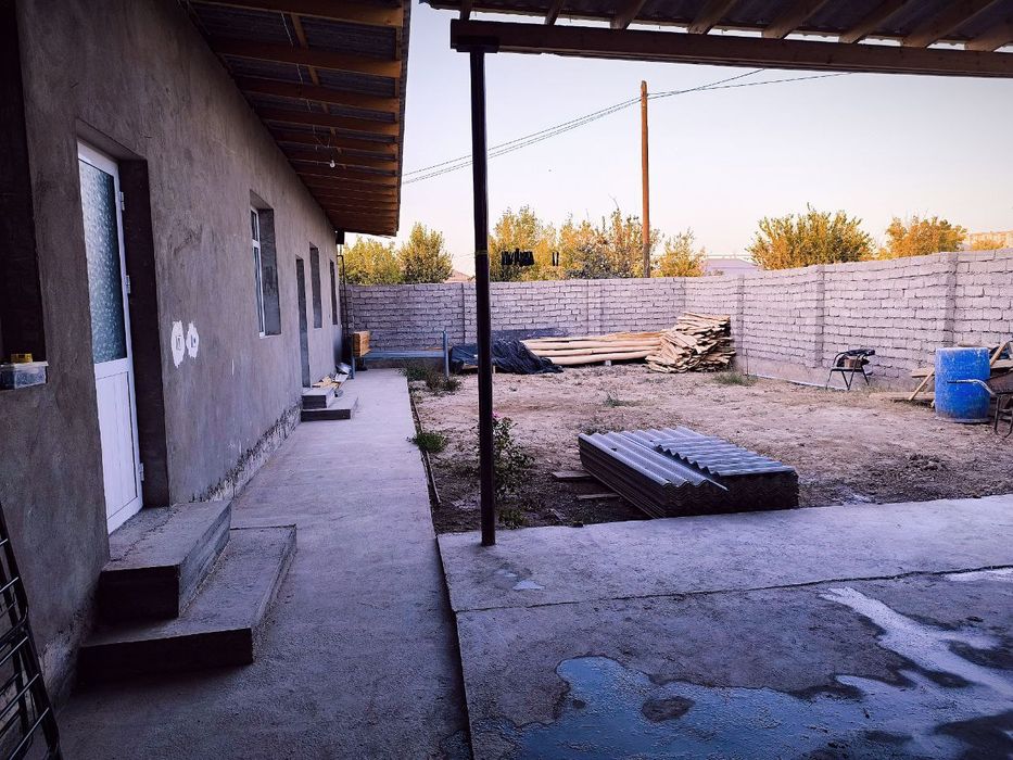 Yangi qurilgan xovli sotiladi