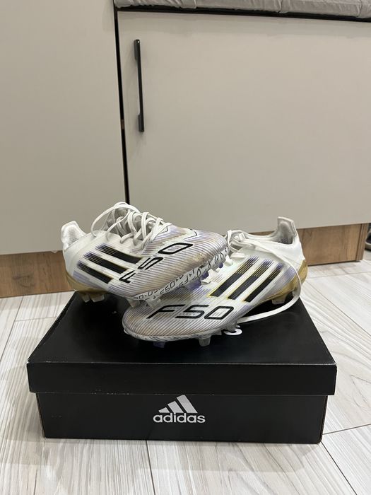 Бутсы ф50 почти новый