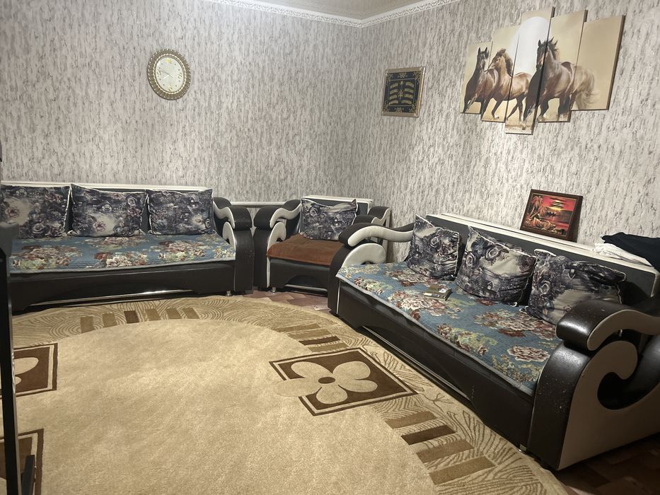 Диван , два дивана и кресло