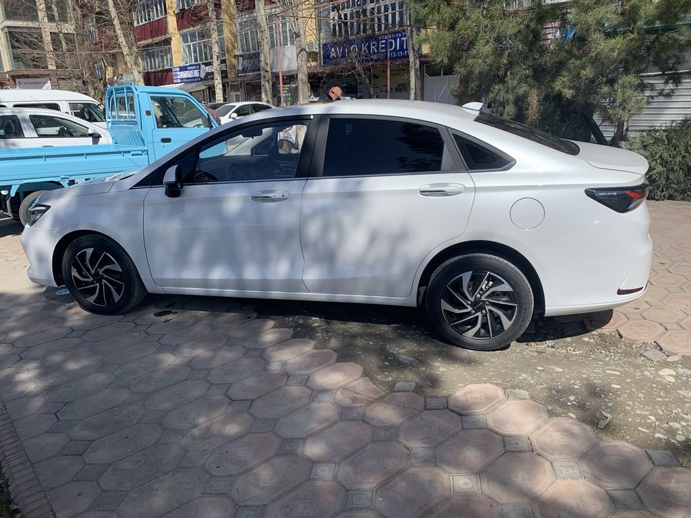 Baic   Bejing  U5   plus