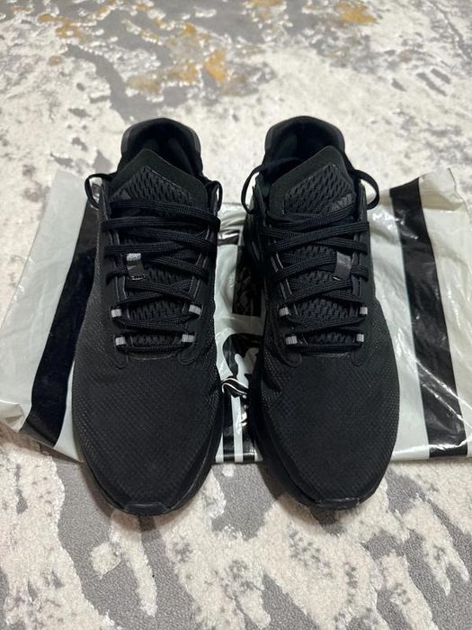 Adidași Adidas Avryn