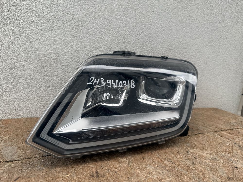 Far stanga VW Amarok Xenon Adaptiv + LED Original Europa