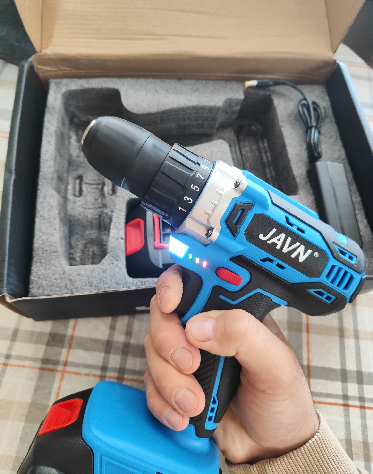 Винтоверт 20V с 2 батерии