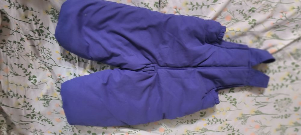 Продается комбинезон для малышей