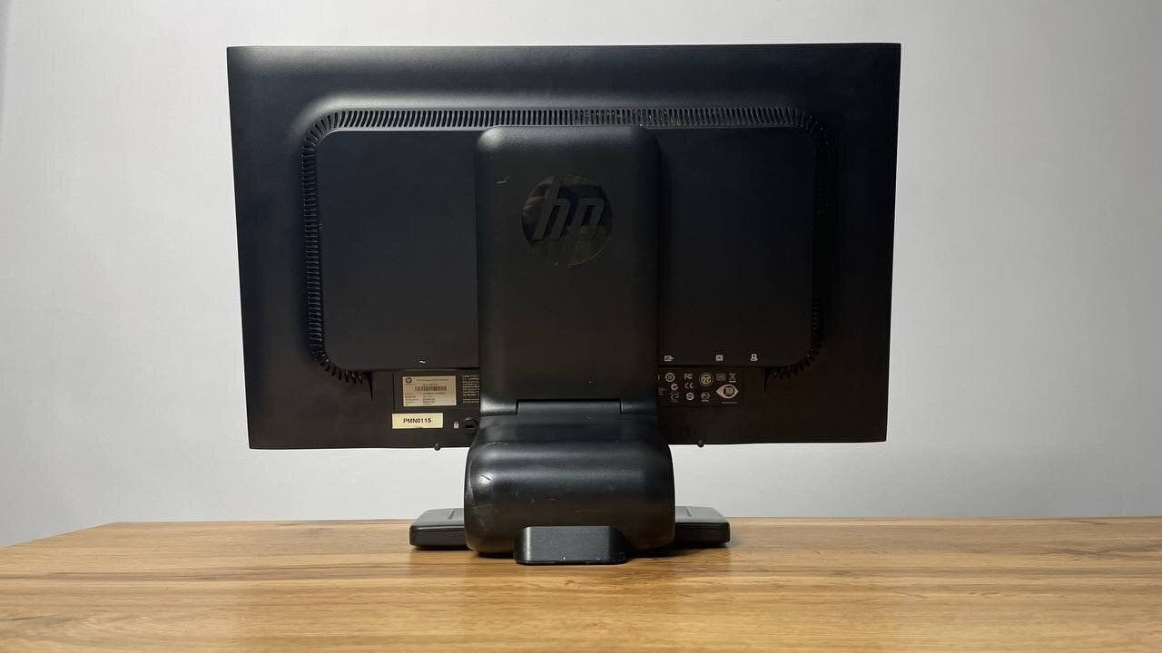 Monitor HP 22 inch FullHD WebCam DisplayPort DVI VGA USB-Hub Audio