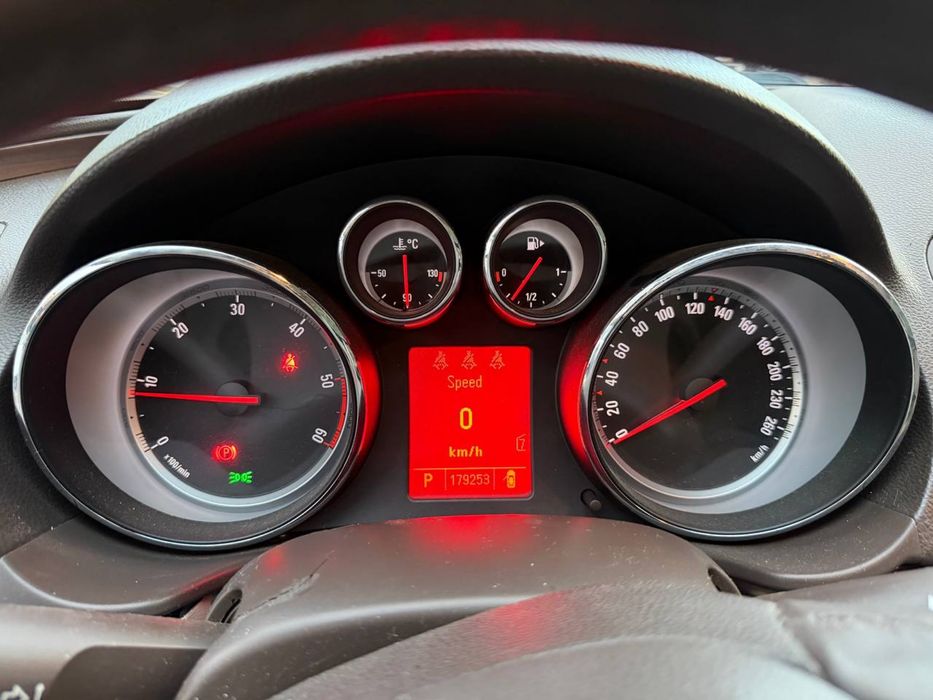 Опел инсигния 160кс