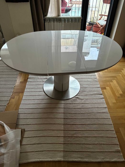 Трапезарна маса кръгла,