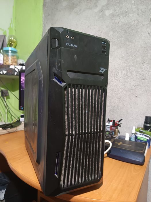 Unitate de calculator, PC, Desktop. Citește anunțul.