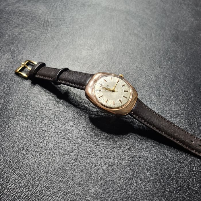 Часы Золотые Ракета 583