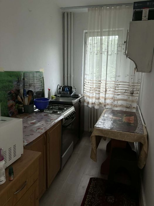 Apartament cu două camere de închiriat