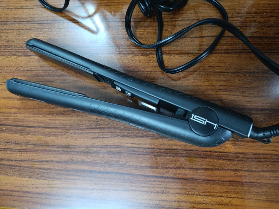 Профессиональный утюг для волос