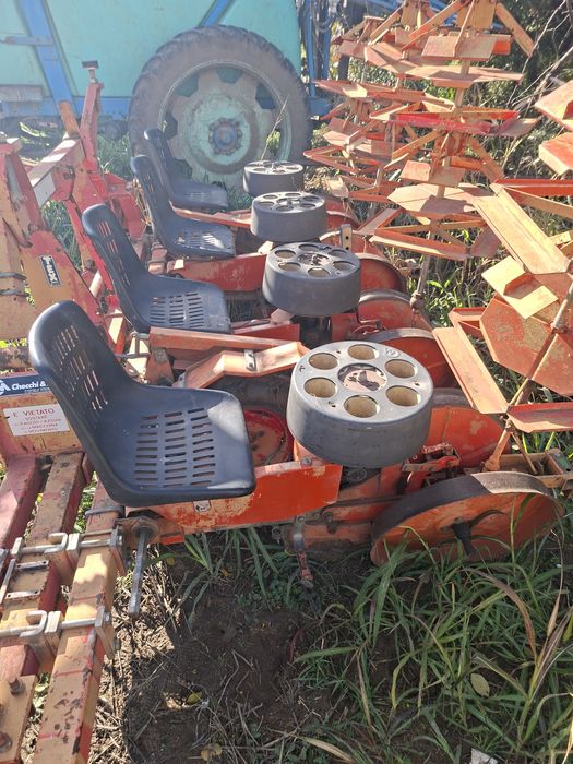 Plantator cu 4 secti