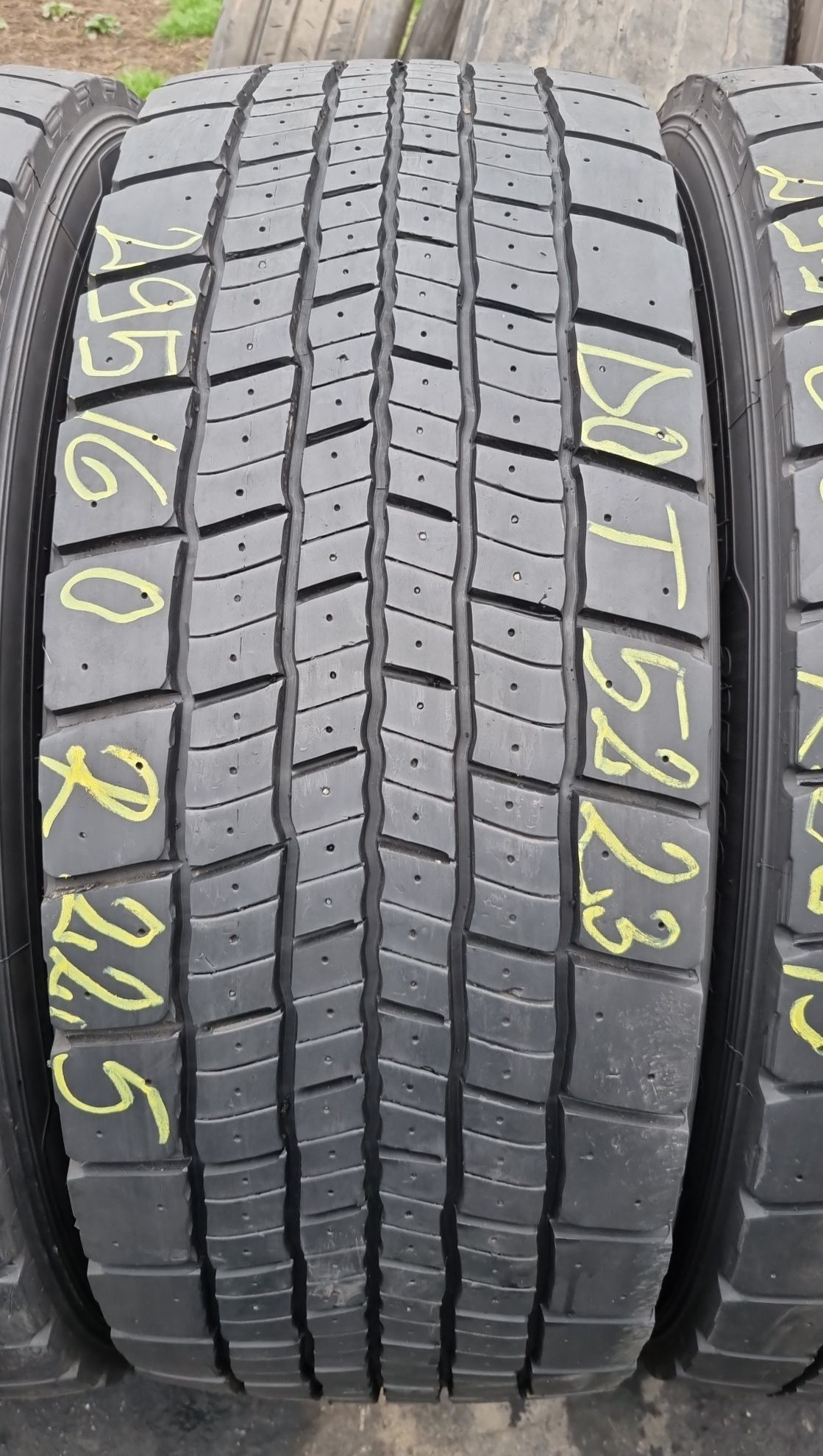4 Anvelope Michelin 295/60 R22.5 (Camion Tractiune) DOT 5223.