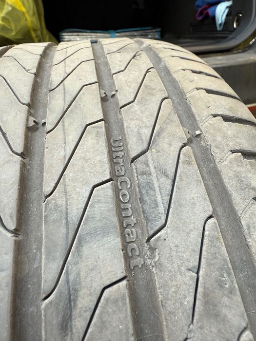 Гуми Continental Ultracontact 215/55/17 94V DOT 2022 4 броя