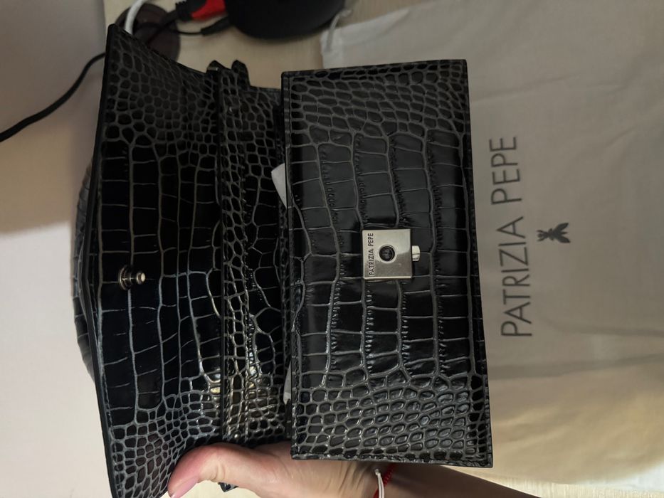 Черна чанта Patrizia Pepe