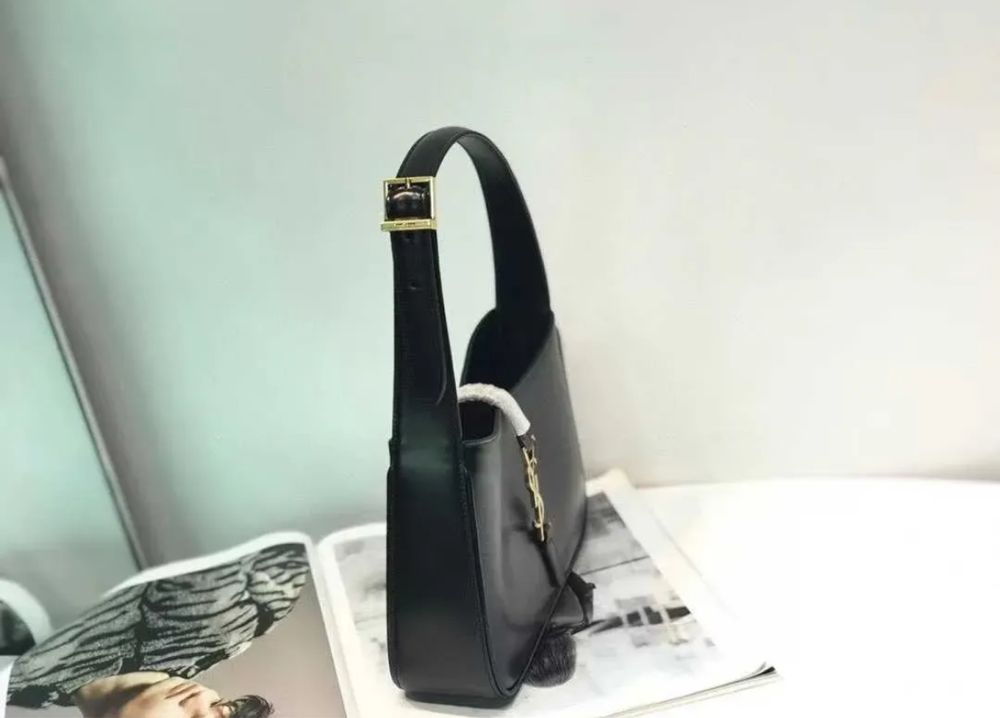 Geanta Ysl pe comanda
