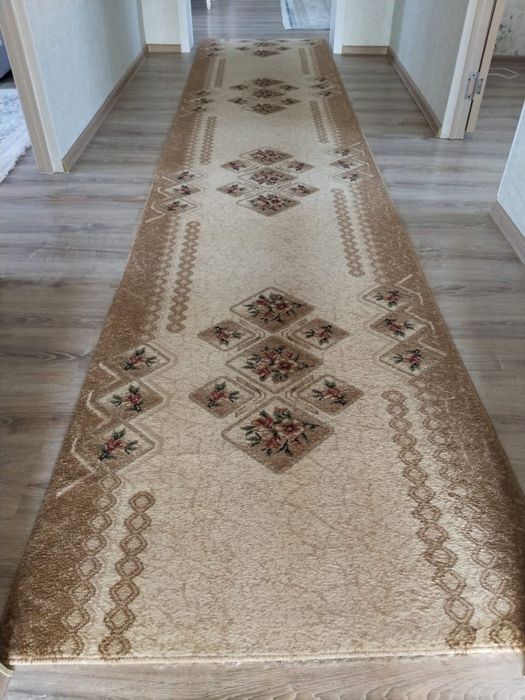 Продам ковровую дорожку в хорошем состоянии