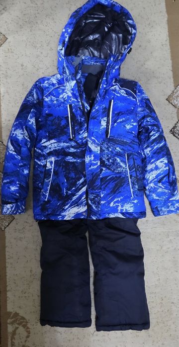 Продам детский горнолыжный костюм ( куртка зимняя и штаны )