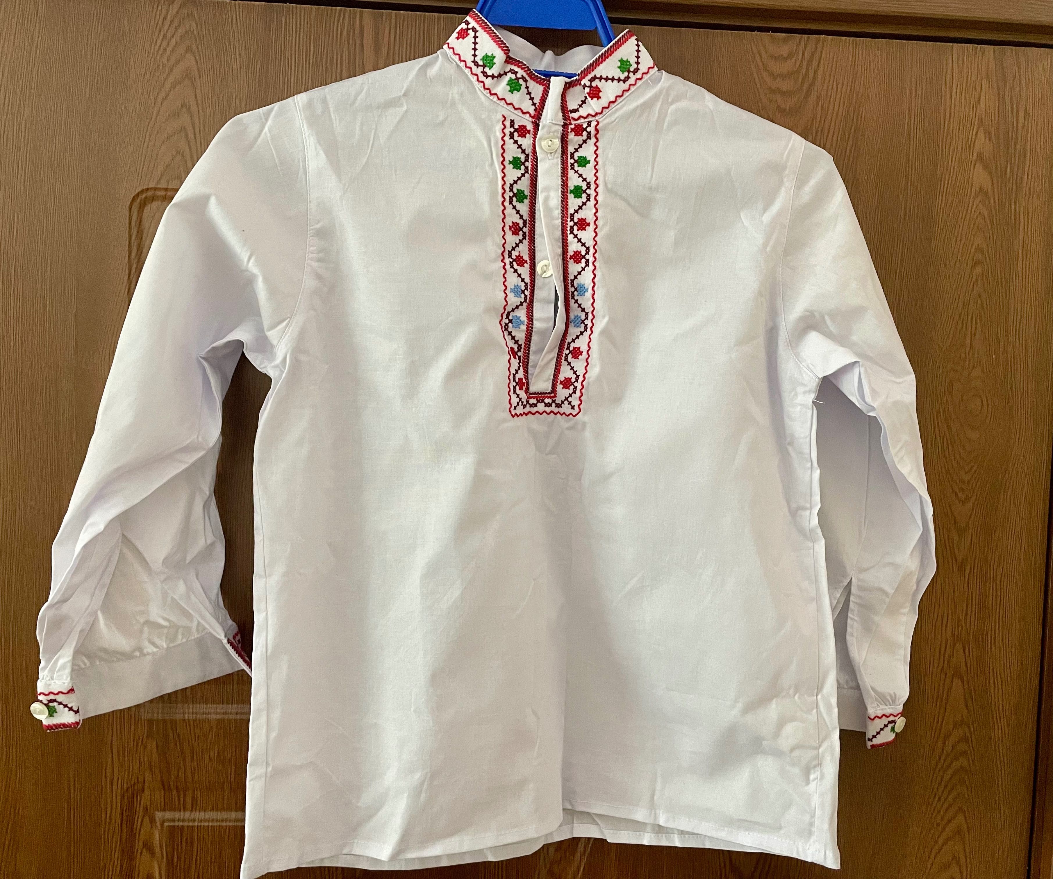 Риза с български шевици
