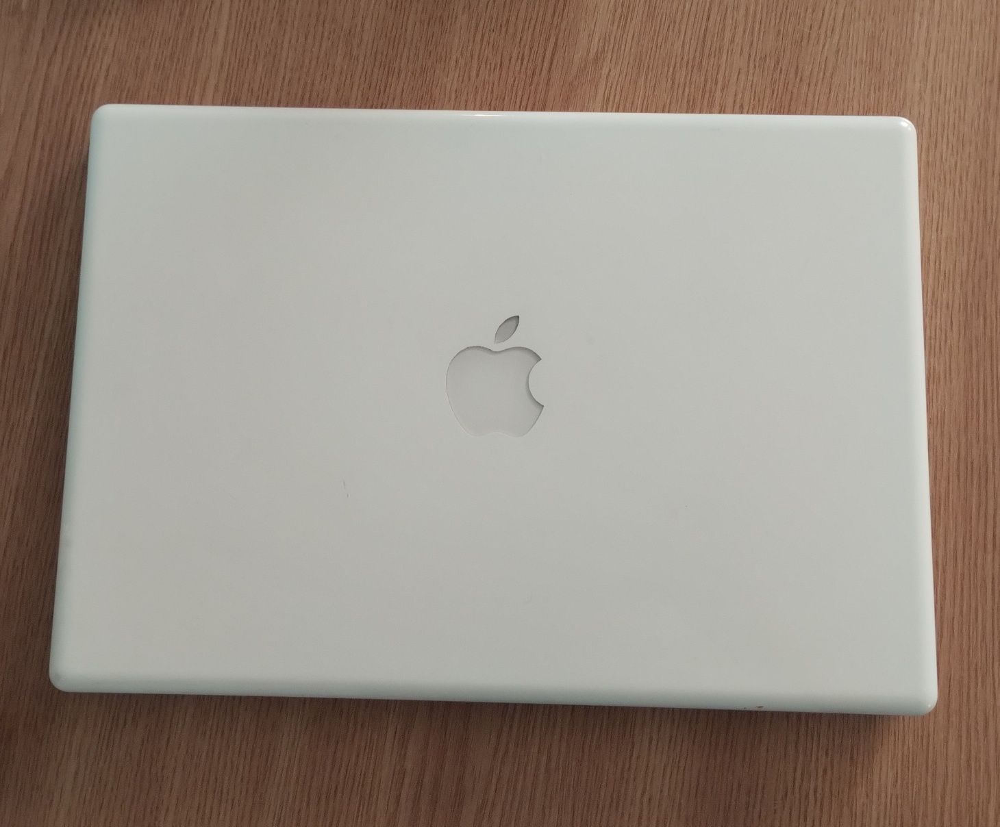 Mac book , merge bine