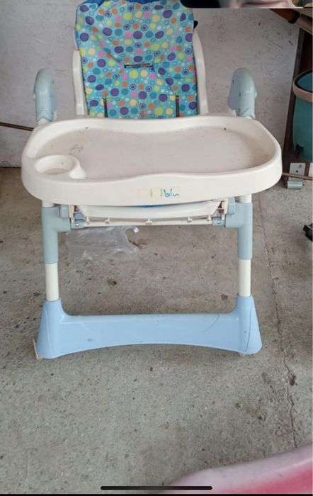 Donez scaun  de masa in stare buna