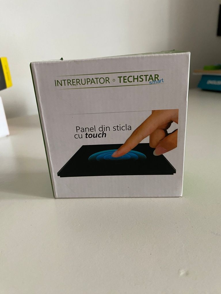 Intrerupatoare touchscreen 1 faza albe si 2 faze negre