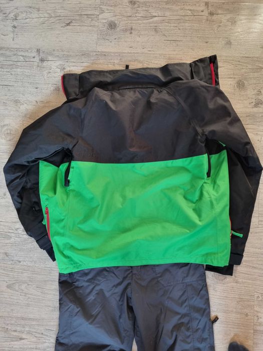 Costum Snowboard / Ski Geaca si pantaloni Marime M