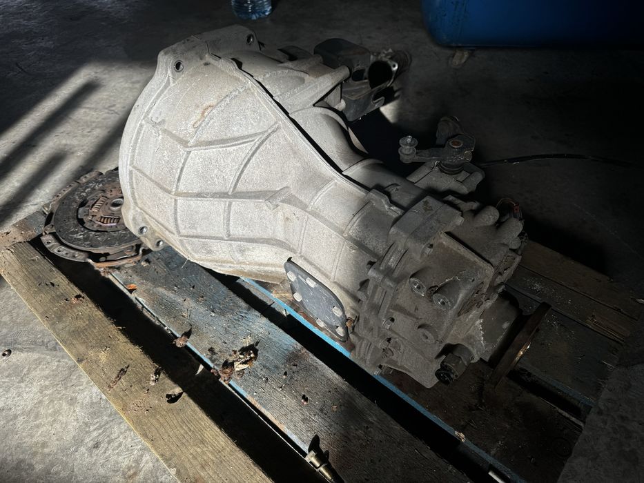 Cutie viteze 5+1 nissan atleon