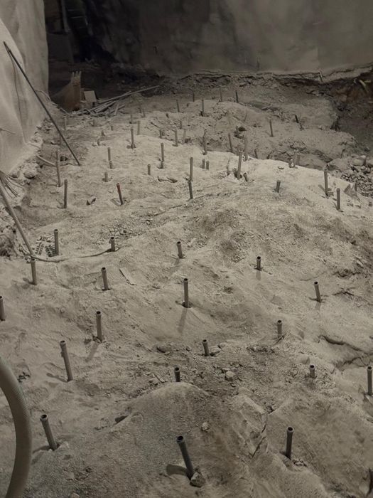 Execut lucrări de foraj pentru ancorare si stabilizări